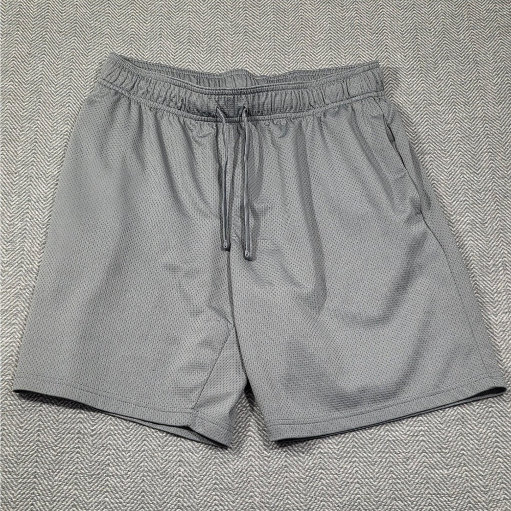 Athletic‎ Works Mens Gray Mesh Gym Shorts Size M 32-34 Drawstring Pockets Active